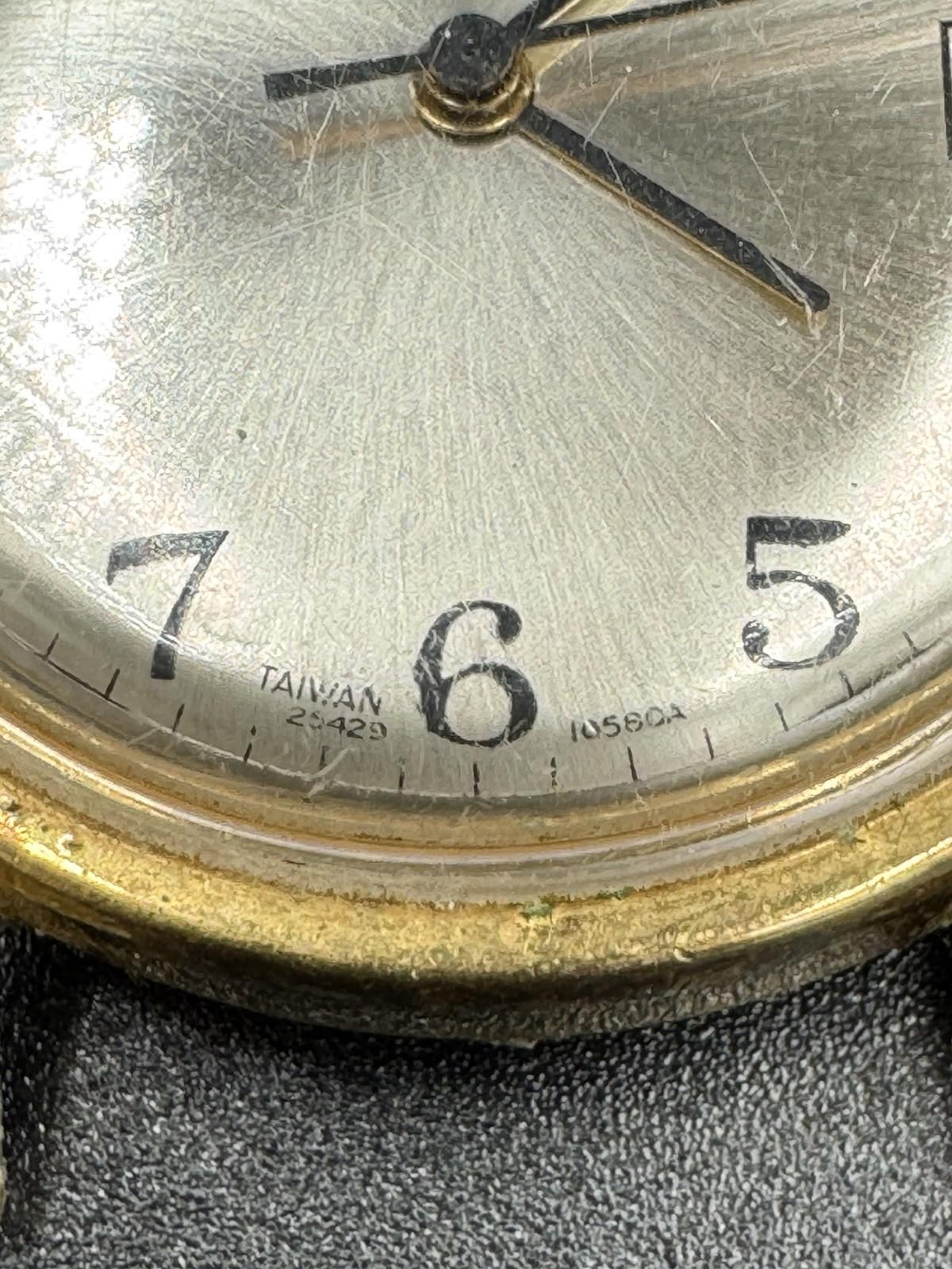 Vintage Timex Wind-up Watch Taiwan 25429 Men's - Works Very Well Missing Band G+