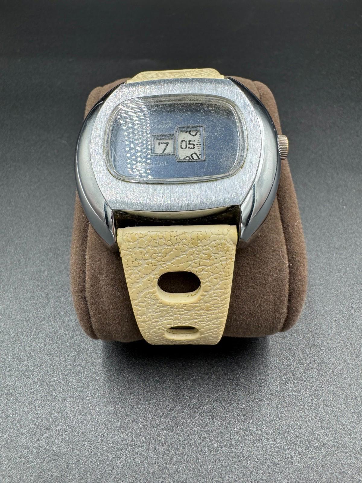 Rare Vintage Lucerne Digital Jumping Hour Swiss Mechanical Watch 1970s Not Workn