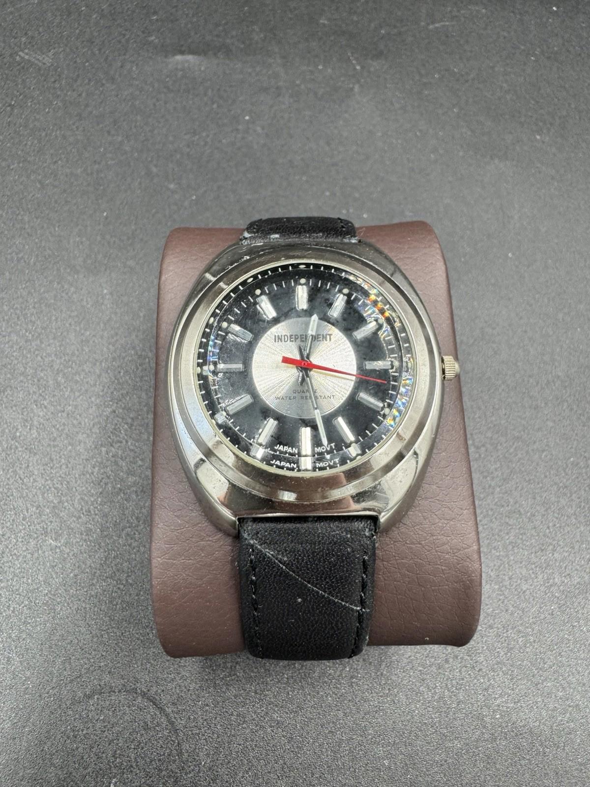 Vintage Independent Quartz Water Resistant Tachymeter Watch Japan Movt Running G