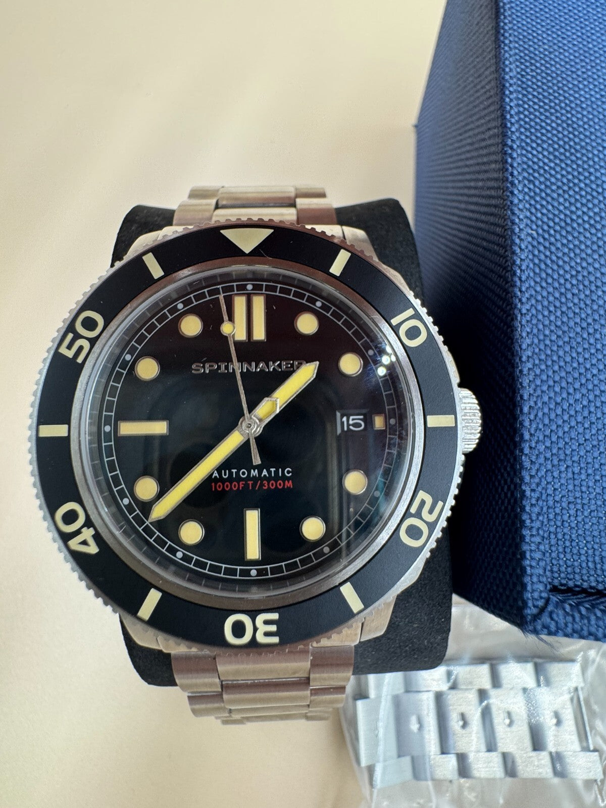 Spinnaker Hull Diver Stainless Steel 42mm Japanese Automatic Wristwatch Silver G