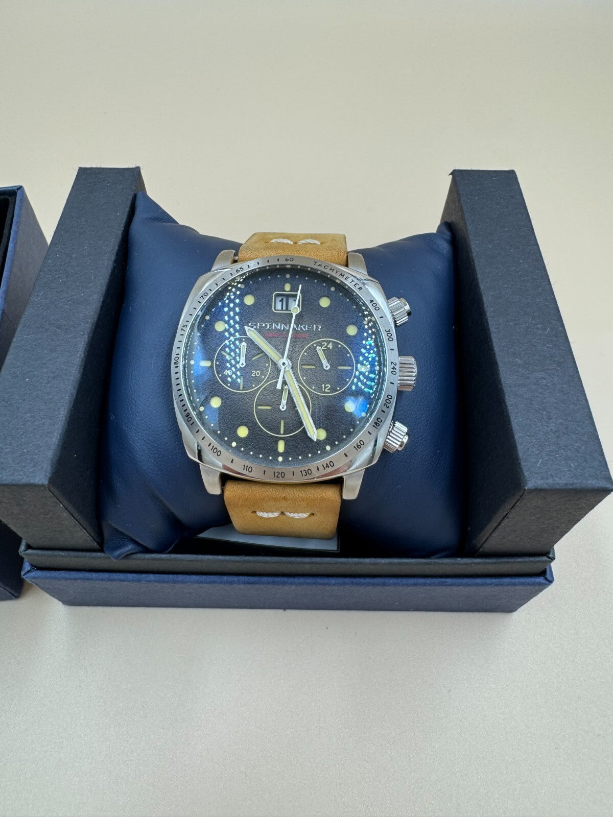 Spinnaker Hull Stainless Steel 42mm Japanese Quartz Wristwatch Beige Strap Steel