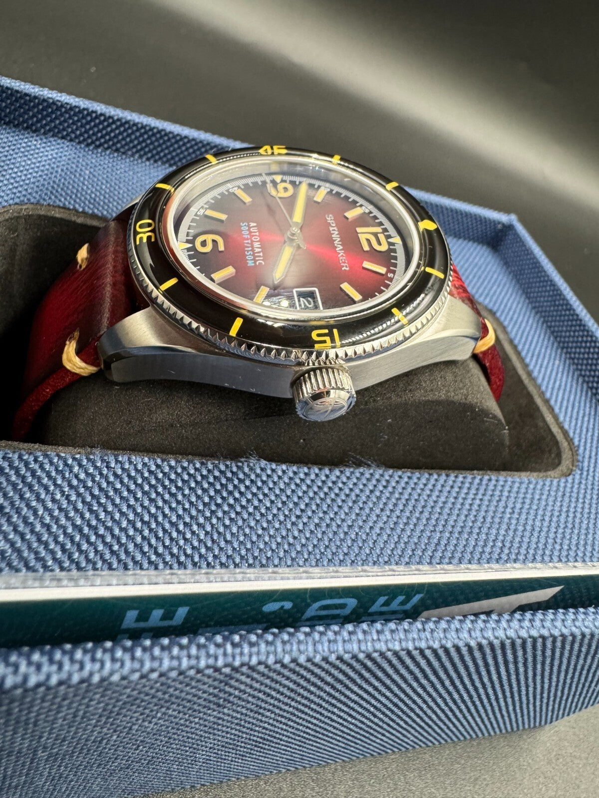 Spinnaker SP-5055-07 Automatic Diver 41mm Red Dial Sapphire 150m Red Leather NM+