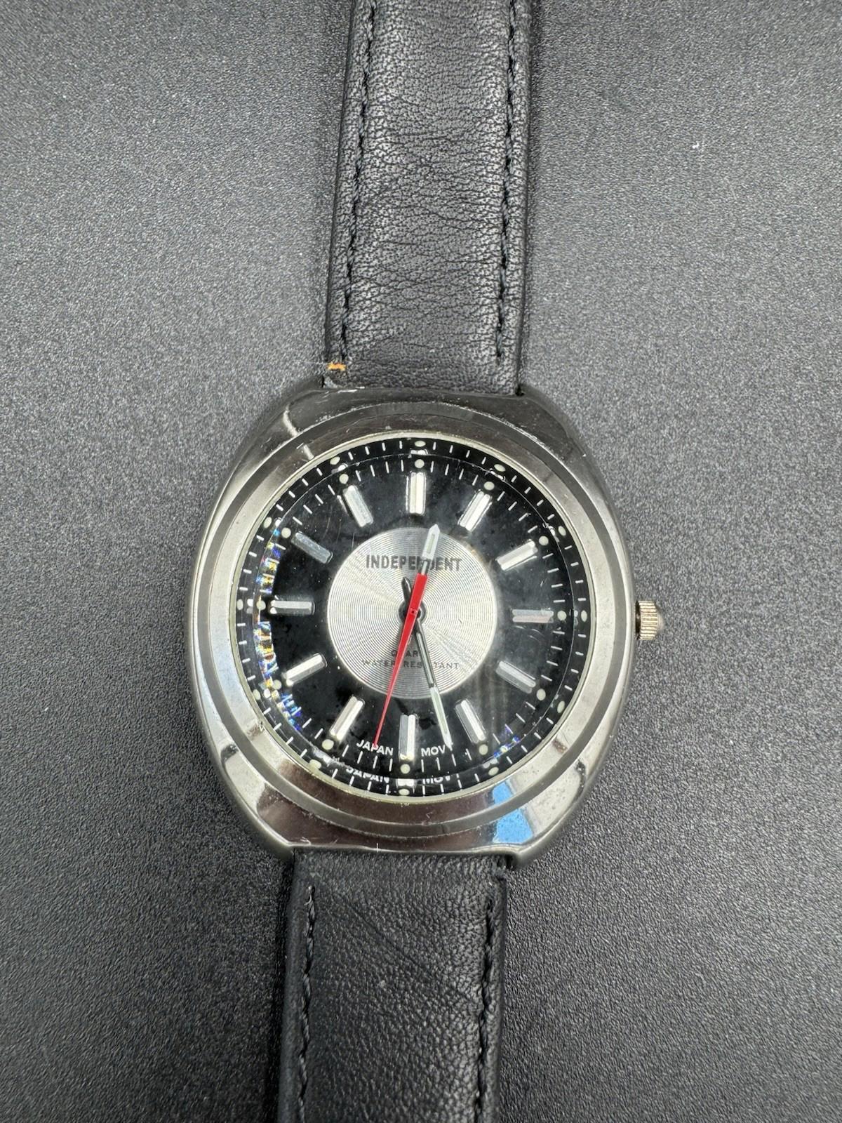 Vintage Independent Quartz Water Resistant Tachymeter Watch Japan Movt Running G