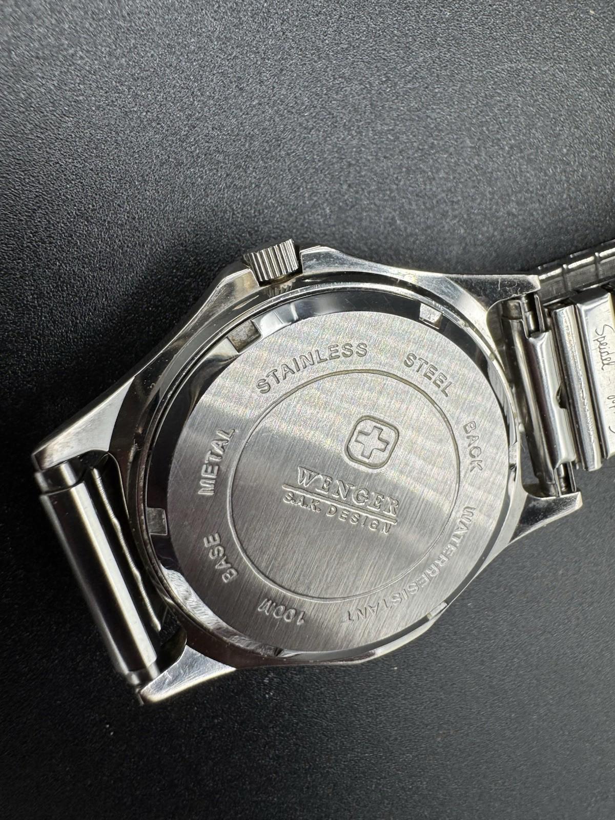 VINTAGE WRIST WATCH TOYOTA GATOR BOWL WENGER DESIGN 095.0695 W.R.100M SWISS MADE