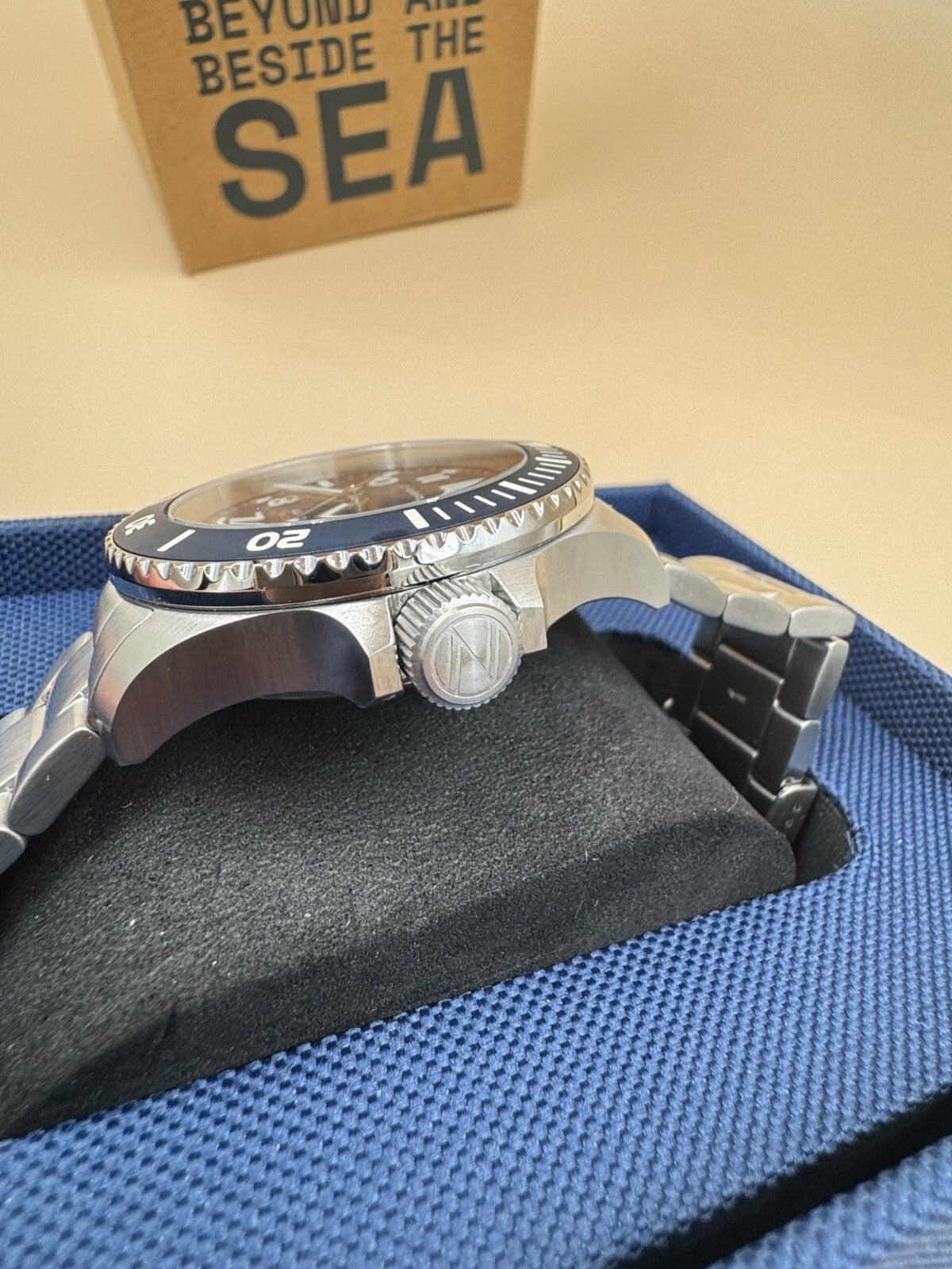 Spinnaker Hunley SP-5102 Diver Men's Watch with Original Bracelet and Box Blue M