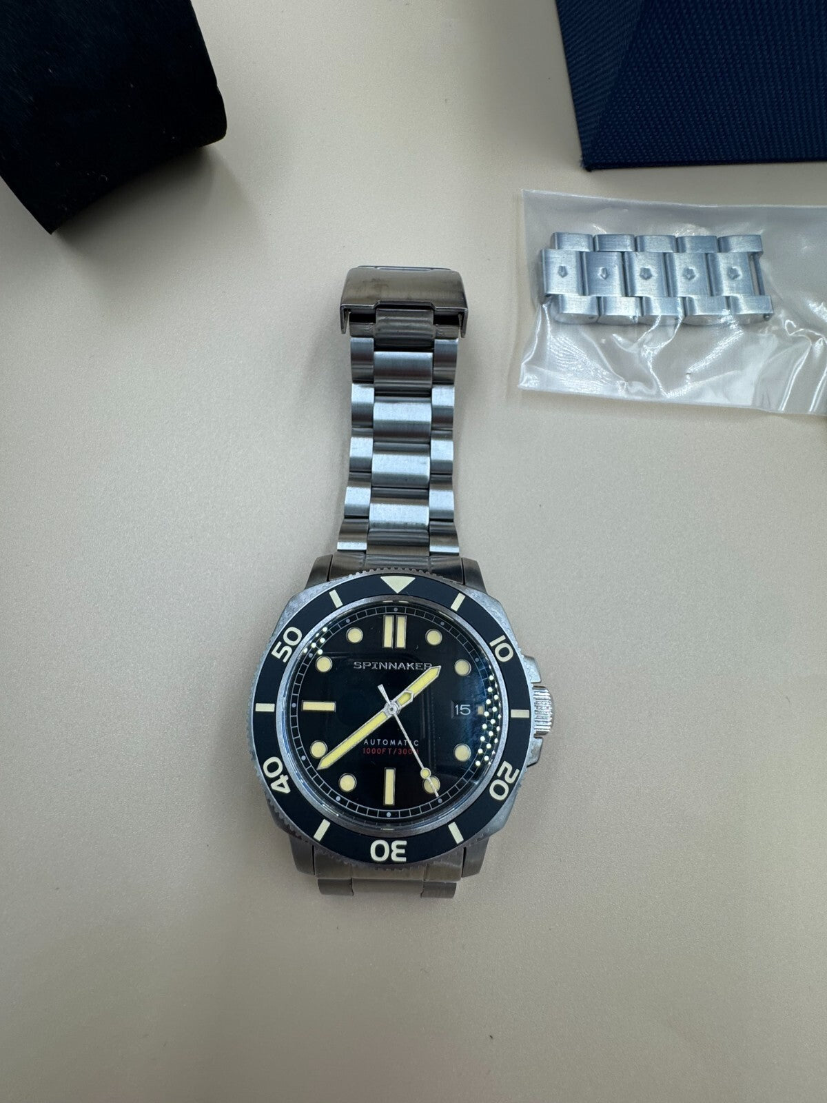 Spinnaker Hull Diver Stainless Steel 42mm Japanese Automatic Wristwatch Silver G