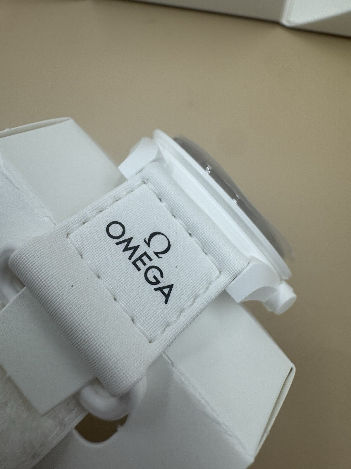 OMEGA x Swatch WHITE Snoopy MoonSwatch Mission to Moonphase Full Moon Brand New