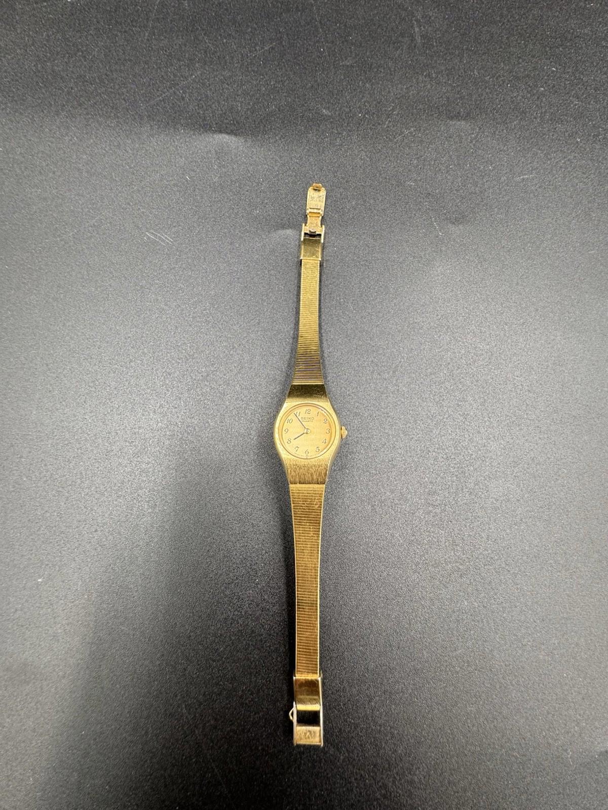 Seiko Quartz Dress Watch Women 2P20-0A89 Gold Dial & Band New Batttery Works VG+