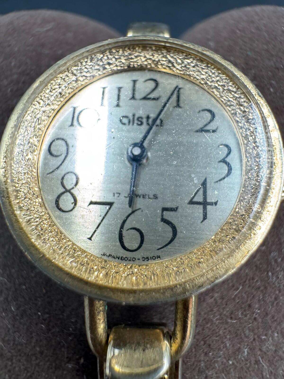 Vintage Alsta 17 Jewels Gold Tone Heart Motif Bracelet Ladies Watch Japan Rare +