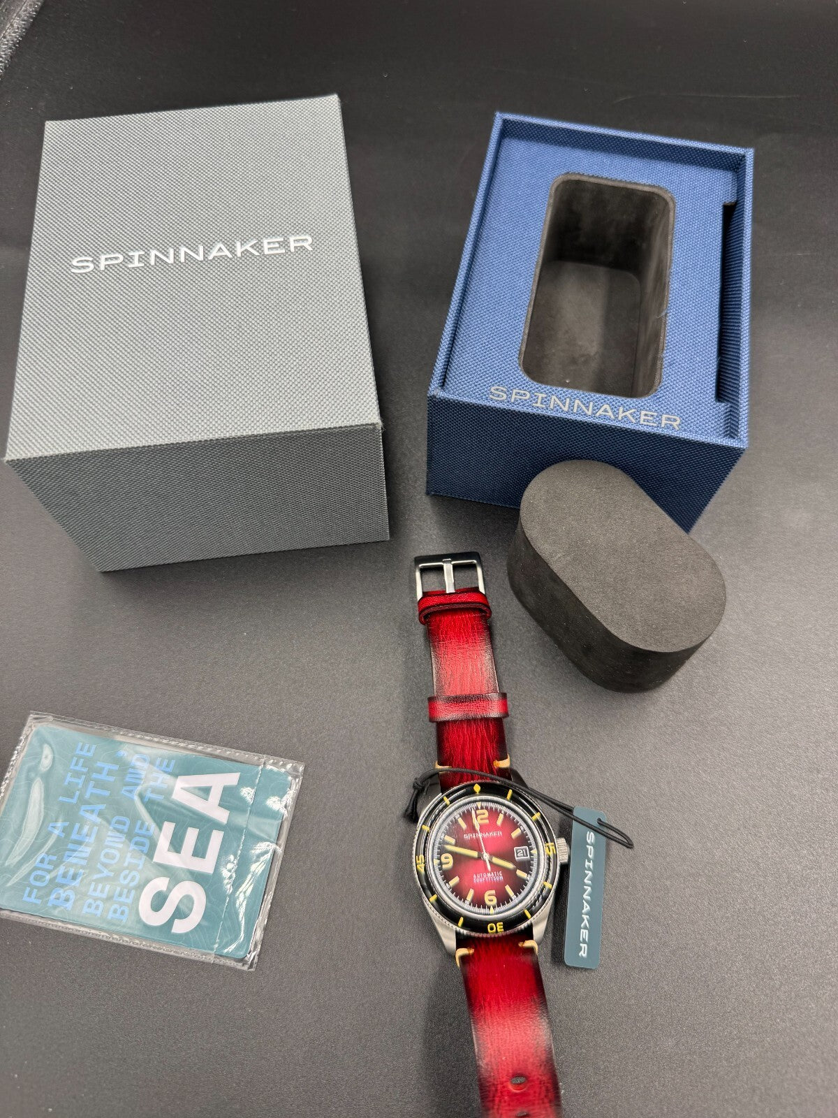 Spinnaker SP-5055-07 Automatic Diver 41mm Red Dial Sapphire 150m Red Leather NM+