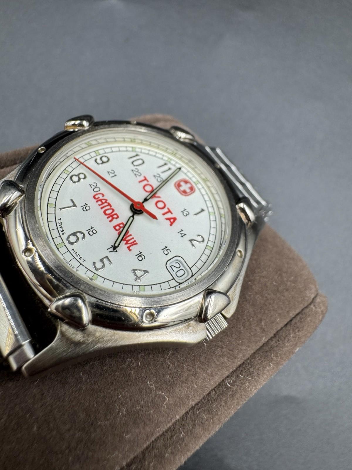 VINTAGE WRIST WATCH TOYOTA GATOR BOWL WENGER DESIGN 095.0695 W.R.100M SWISS MADE