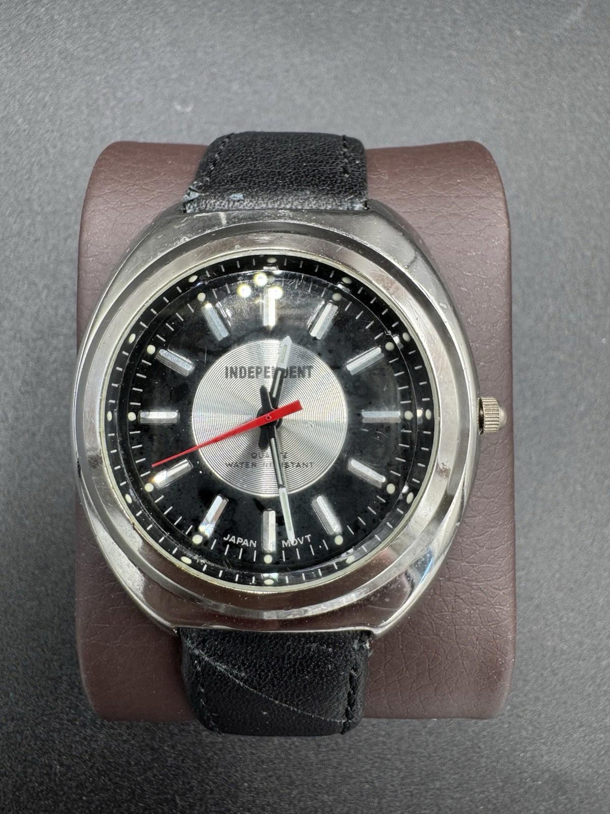 Vintage Independent Quartz Water Resistant Tachymeter Watch Japan Movt Running G