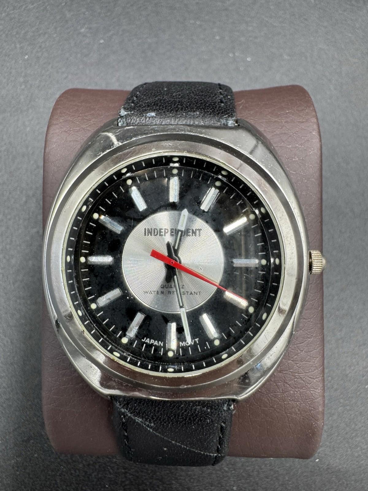 Vintage Independent Quartz Water Resistant Tachymeter Watch Japan Movt Running G