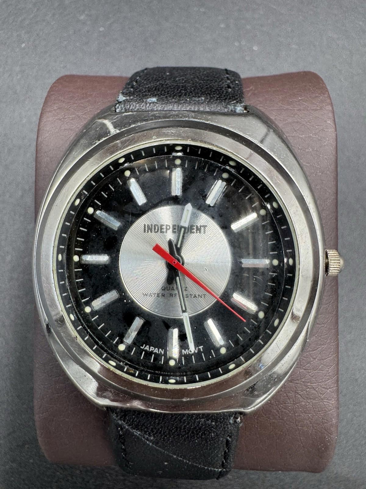 Vintage Independent Quartz Water Resistant Tachymeter Watch Japan Movt Running G