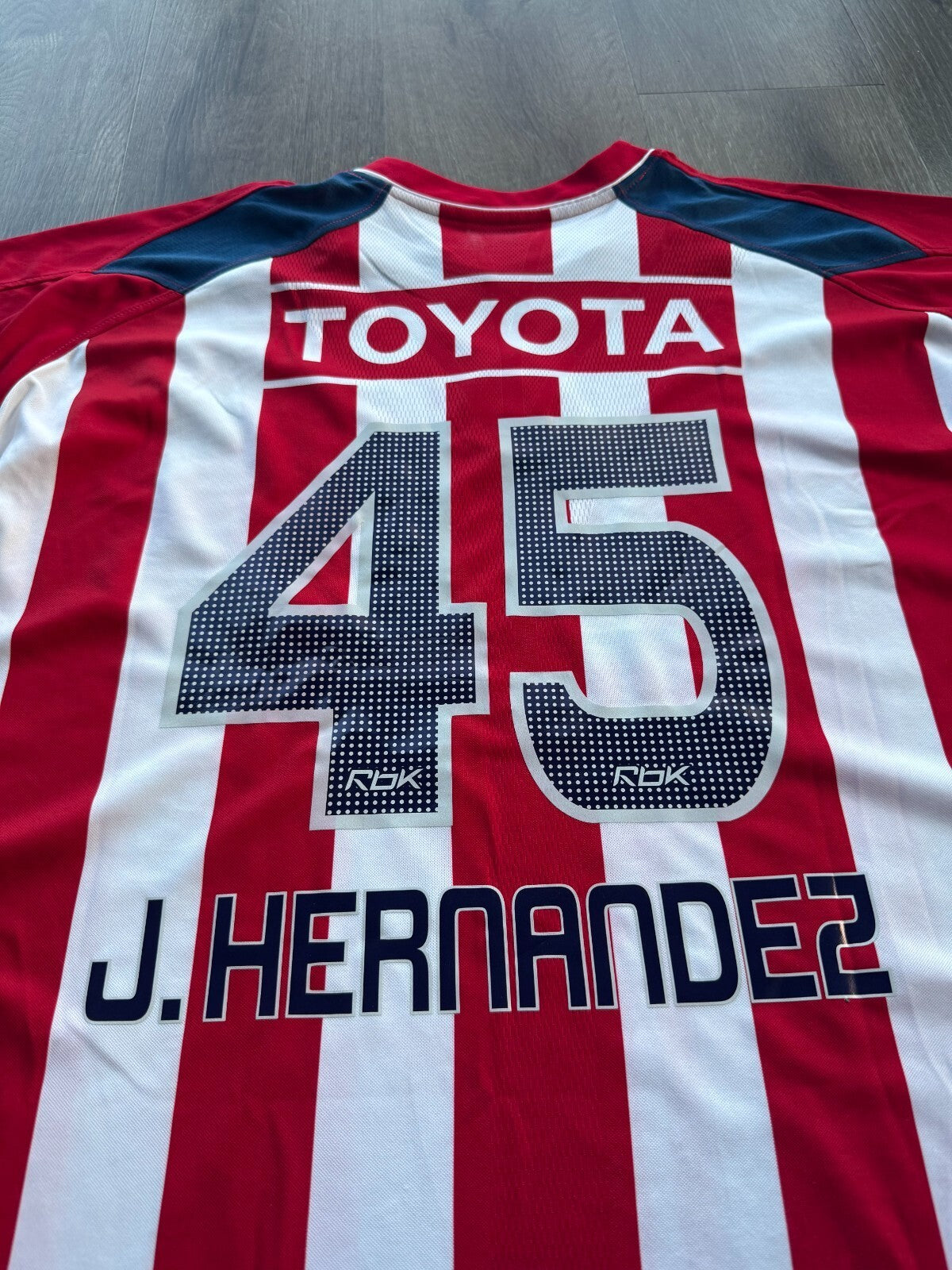 Chivas de Guadalajara 2006-07 Reebok Home Chicharito #45 Hernandez Jersey Large