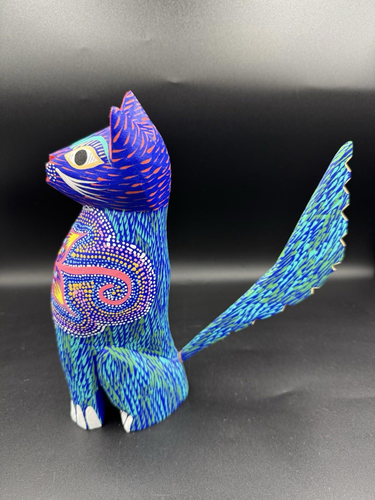 Mexican Oaxaca Folk Art Wood Carved Painted Animal Igor Garcia Alebrije Felidae