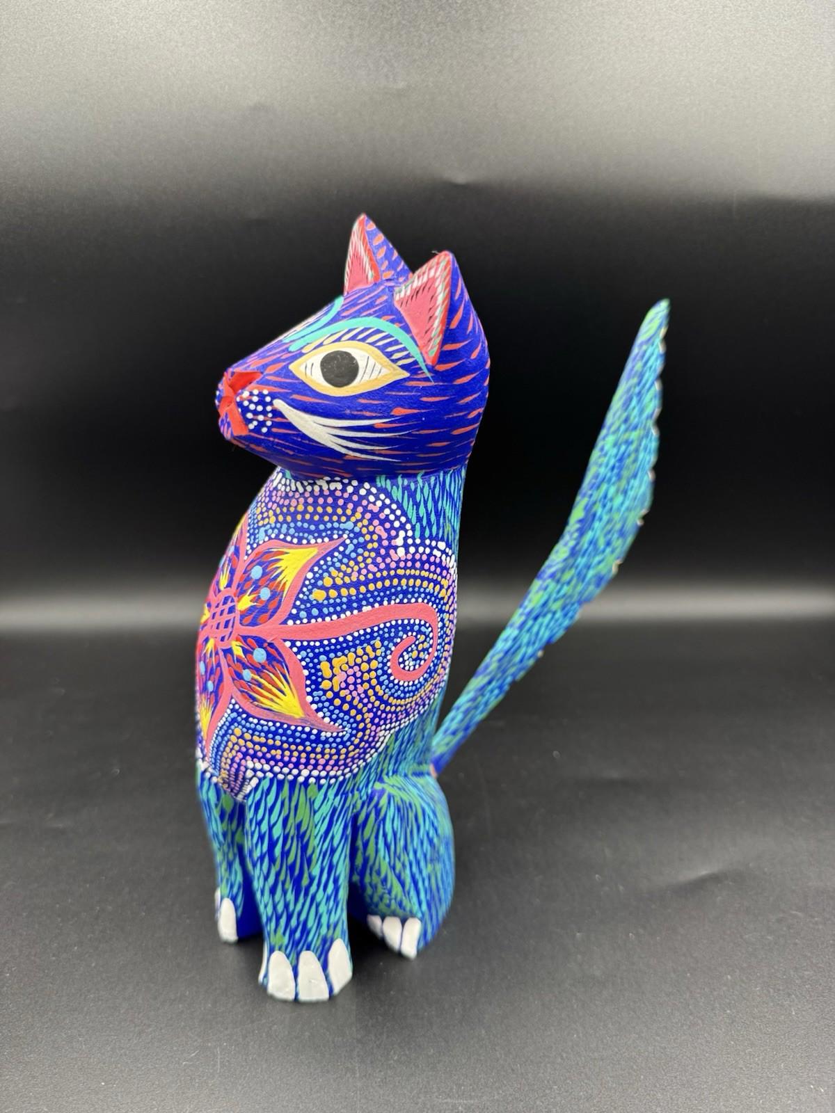 Mexican Oaxaca Folk Art Wood Carved Painted Animal Igor Garcia Alebrije Felidae
