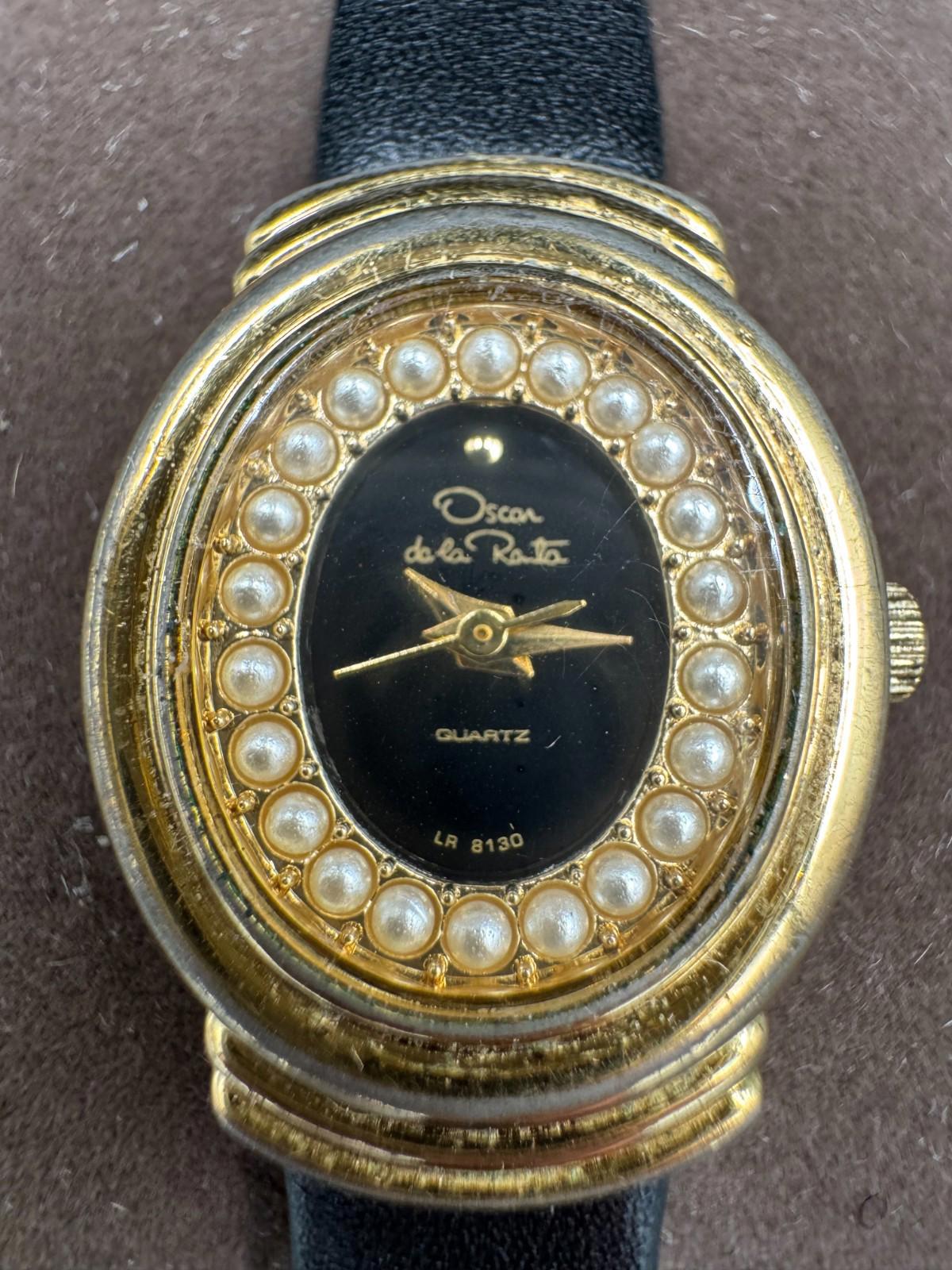 Vintage Oscar De La Renta Pearl Bezel Quartz Ladies Watch Gold Tone LR 8130 Runn