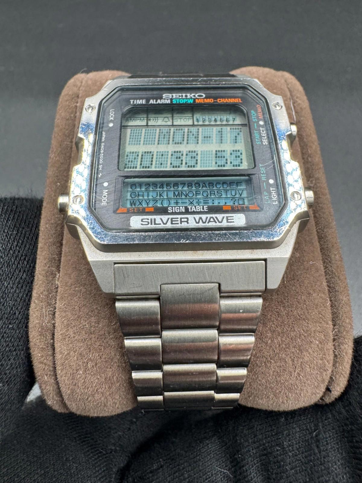 Digital Seiko Silver Wave D409-5030 Sign Table Watch Japanese Market Exclusive G