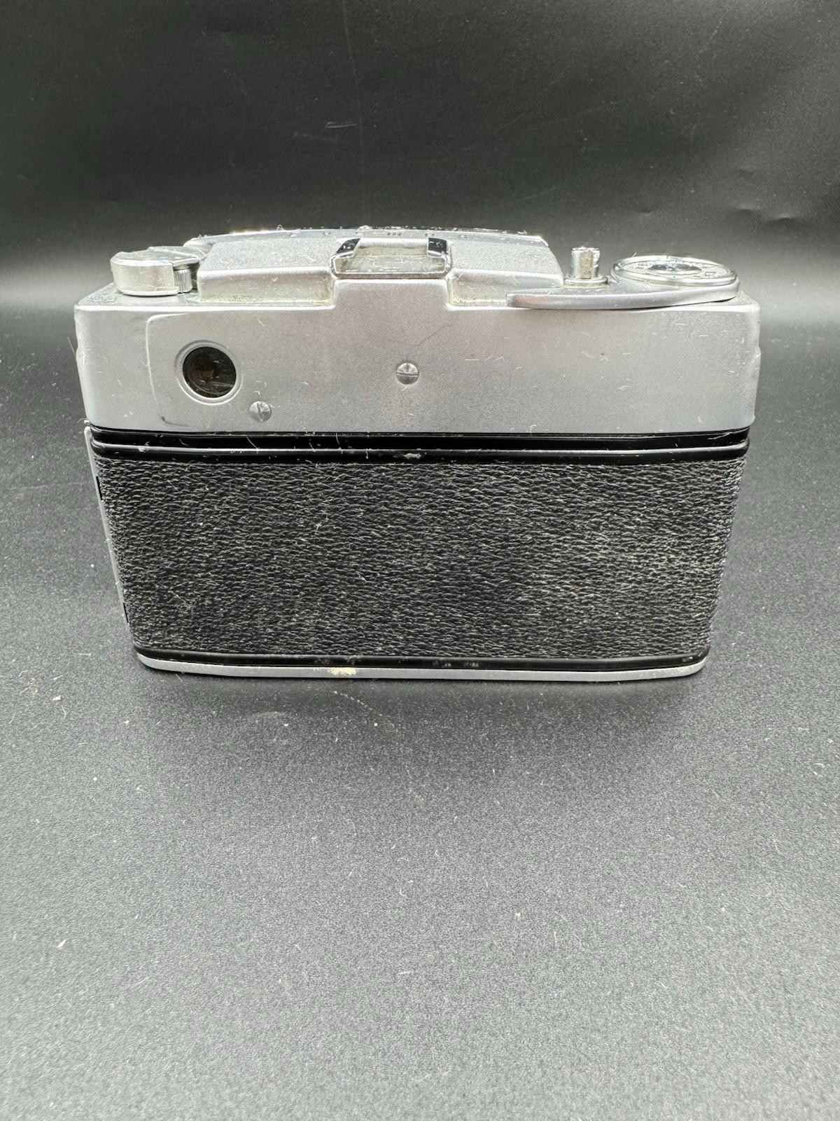 Vintage Taron Eyemax 1.8 45mm Camera Made In Japan No.20933 Untested Silver Cam