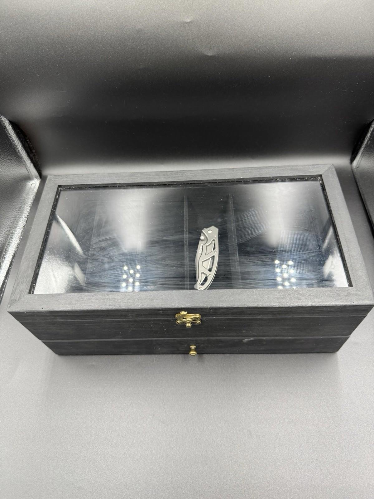 Gerber Paraframe Folding Knife with Wood Display Case KPL Oi