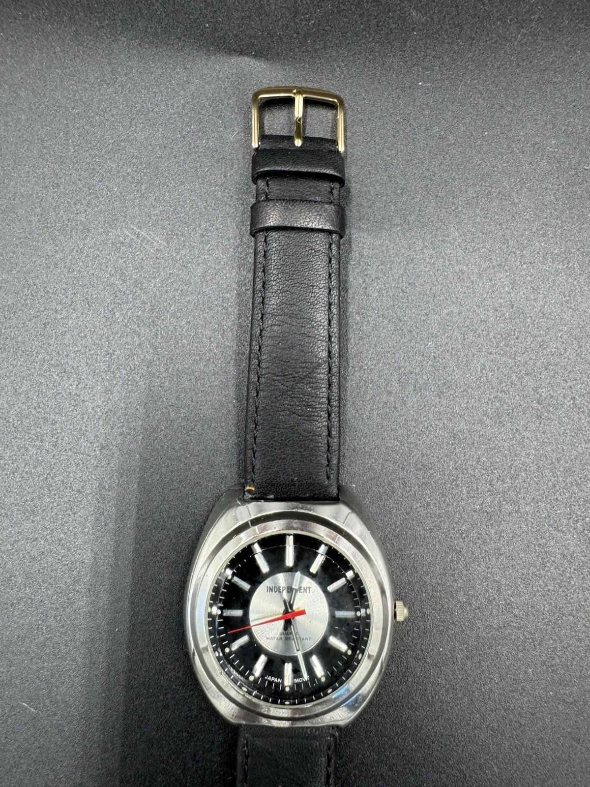 Vintage Independent Quartz Water Resistant Tachymeter Watch Japan Movt Running G