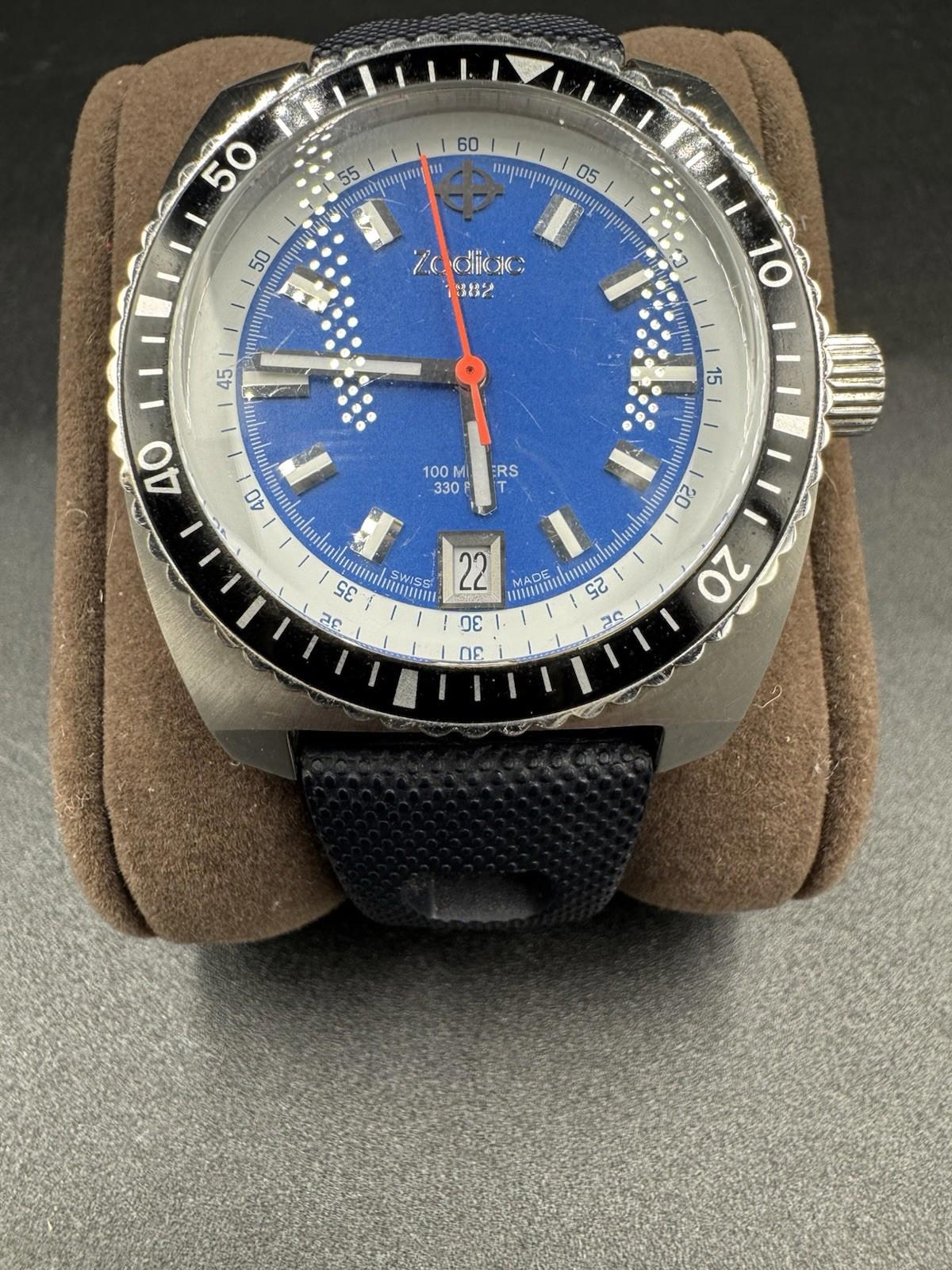 Rare ZODIAC " Sea Dragon " ZO2205 Quartz Swiss Men's Watch with Blue Dial Orange