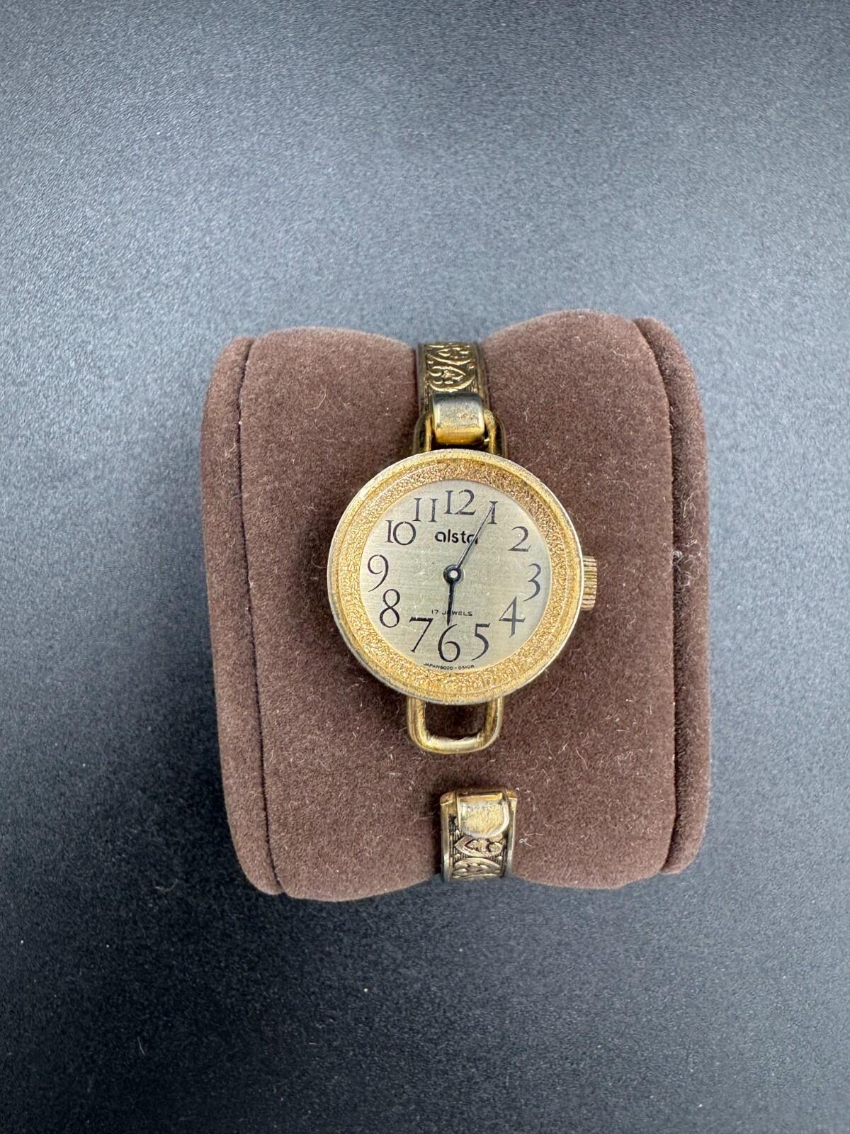 Vintage Alsta 17 Jewels Gold Tone Heart Motif Bracelet Ladies Watch Japan Rare +