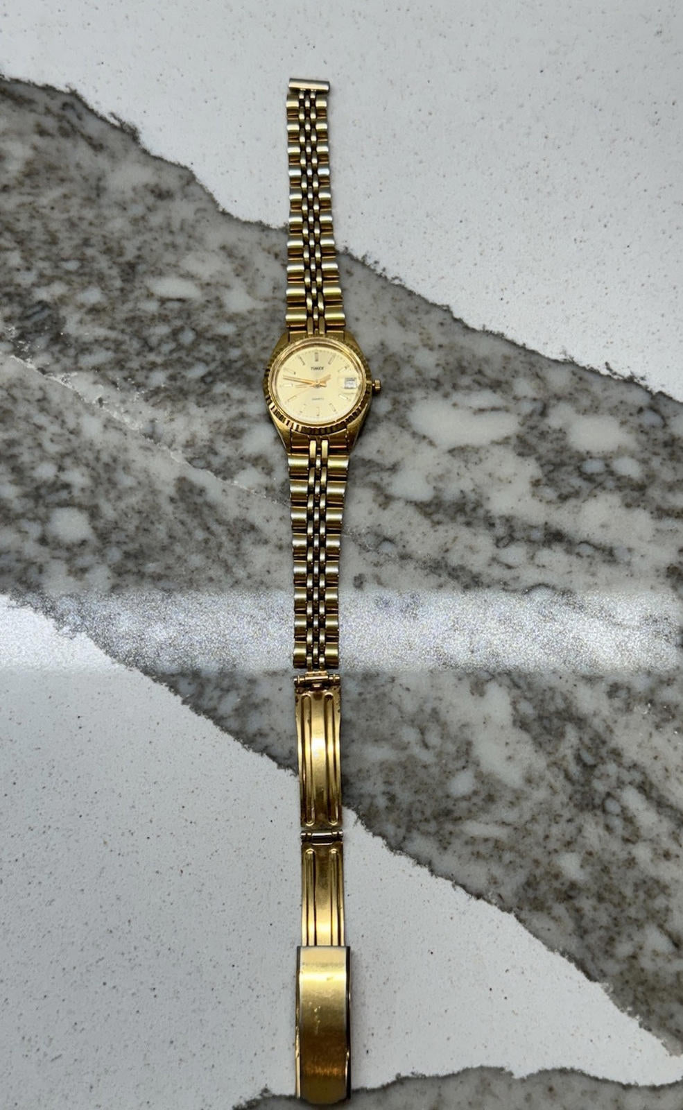 Vintage Timex 377 BA Two Tone Quartz Ladies needs battery