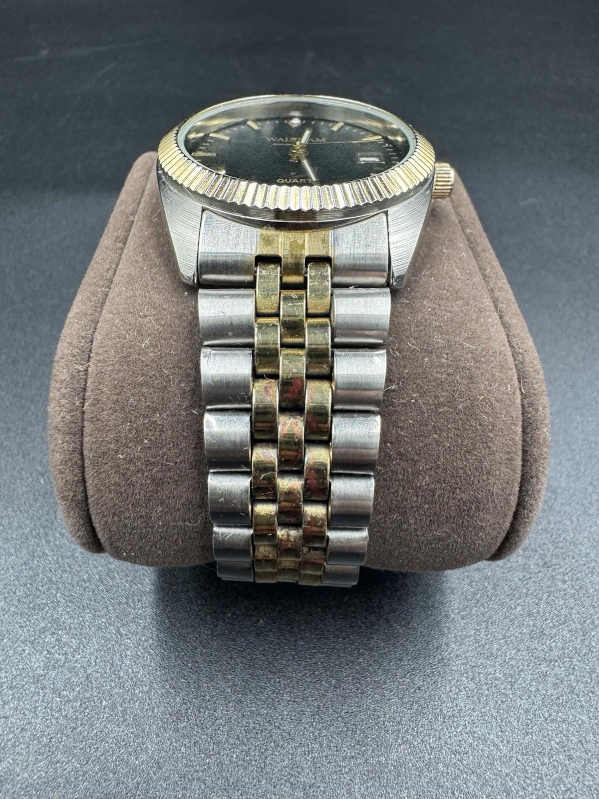 Vtg. Waltham Quartz 35mm Date Watch on Jubilee Bracelet Ref. WTH07 Running w Box